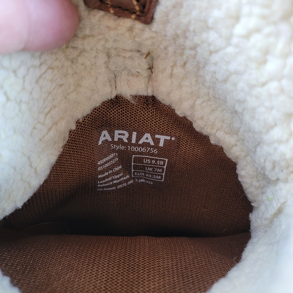 Ariat Shearling-Lined Brown Interior - Picture 3 of 9